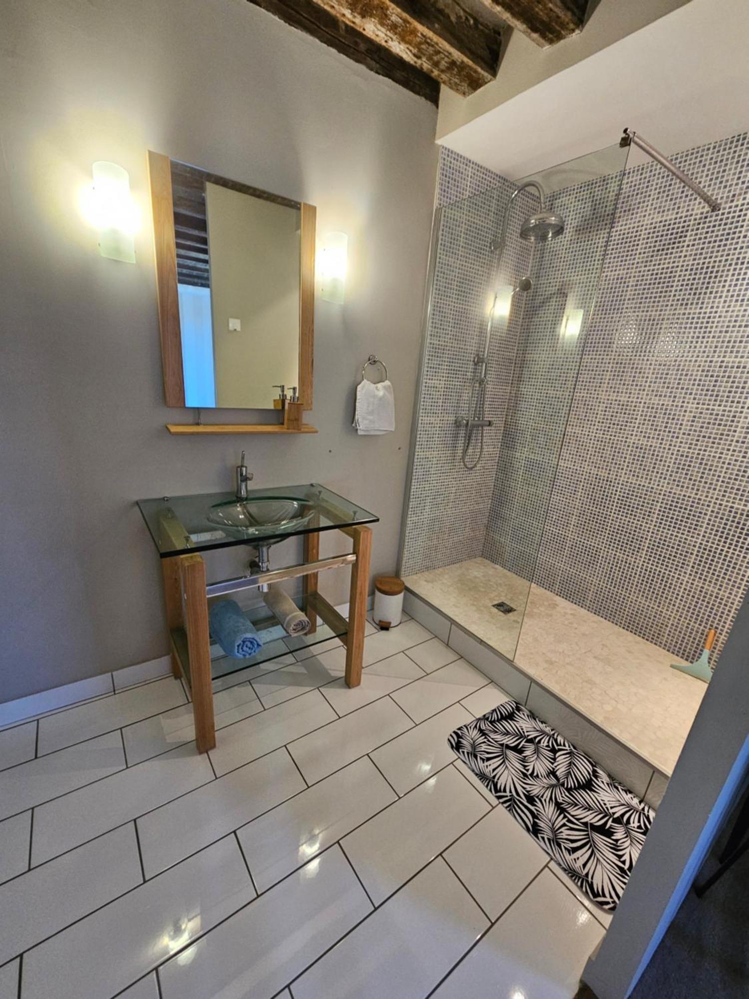 Hotel Chambre Avec Salle De Bain Donzy Exterior foto