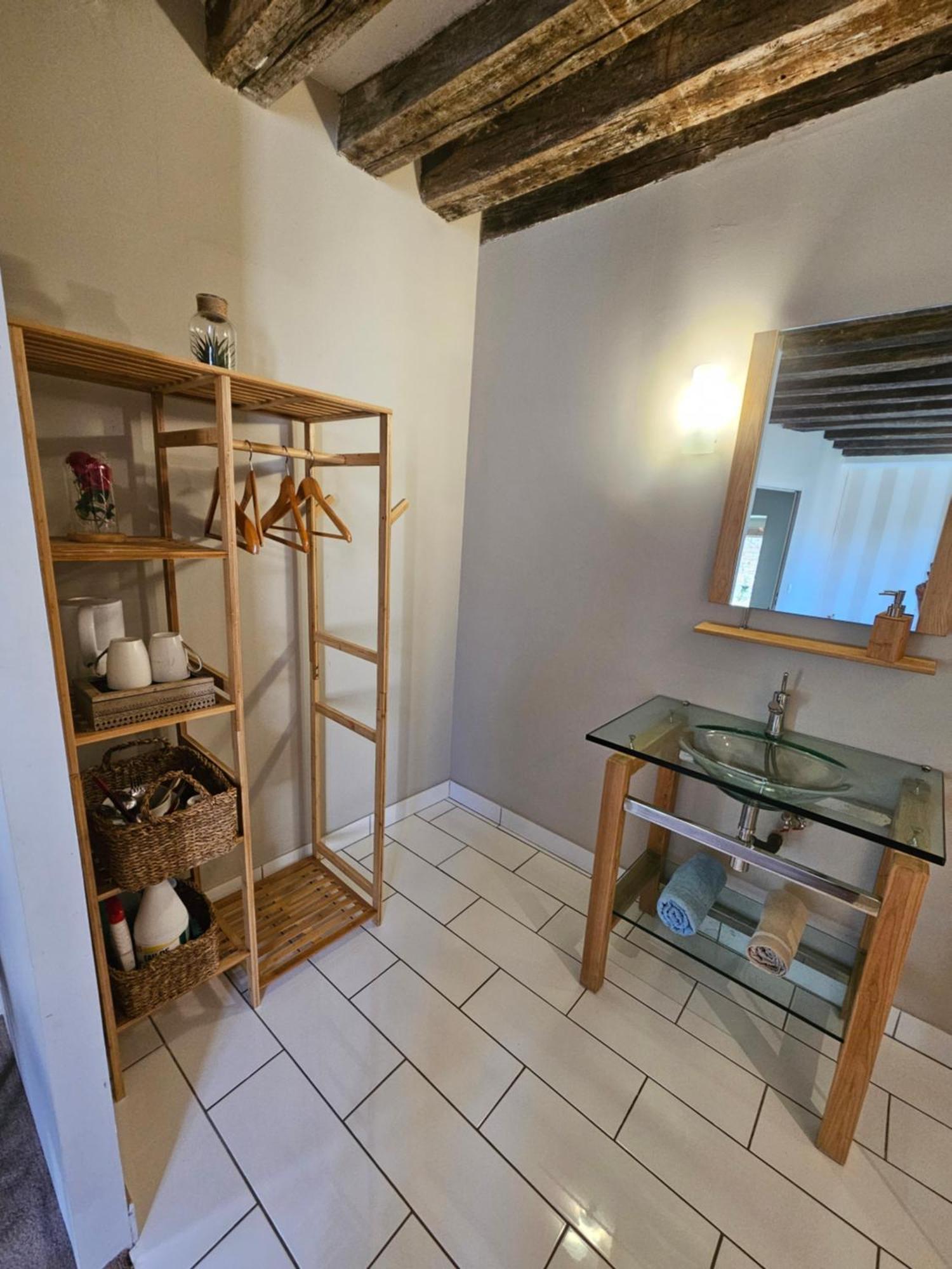 Hotel Chambre Avec Salle De Bain Donzy Exterior foto